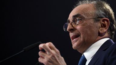 Eric Zemmour, en meeting à Paris pour les élections européennes, le 10 mars 2024.
